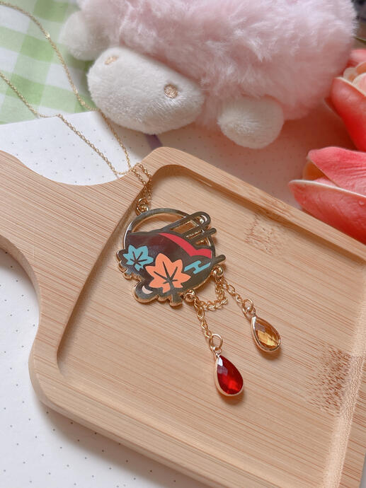 maple leaf necklace
